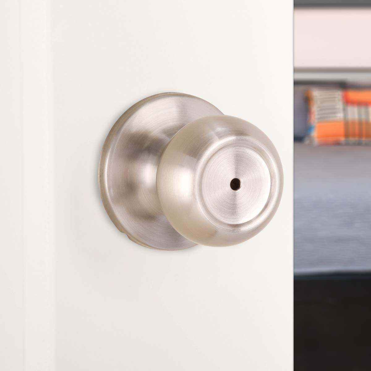 Amazon Basics Bedroom/Bathroom Door Knob With Lock, Coastal, 1-3/8” to 1-3/4”, Satin Nickel