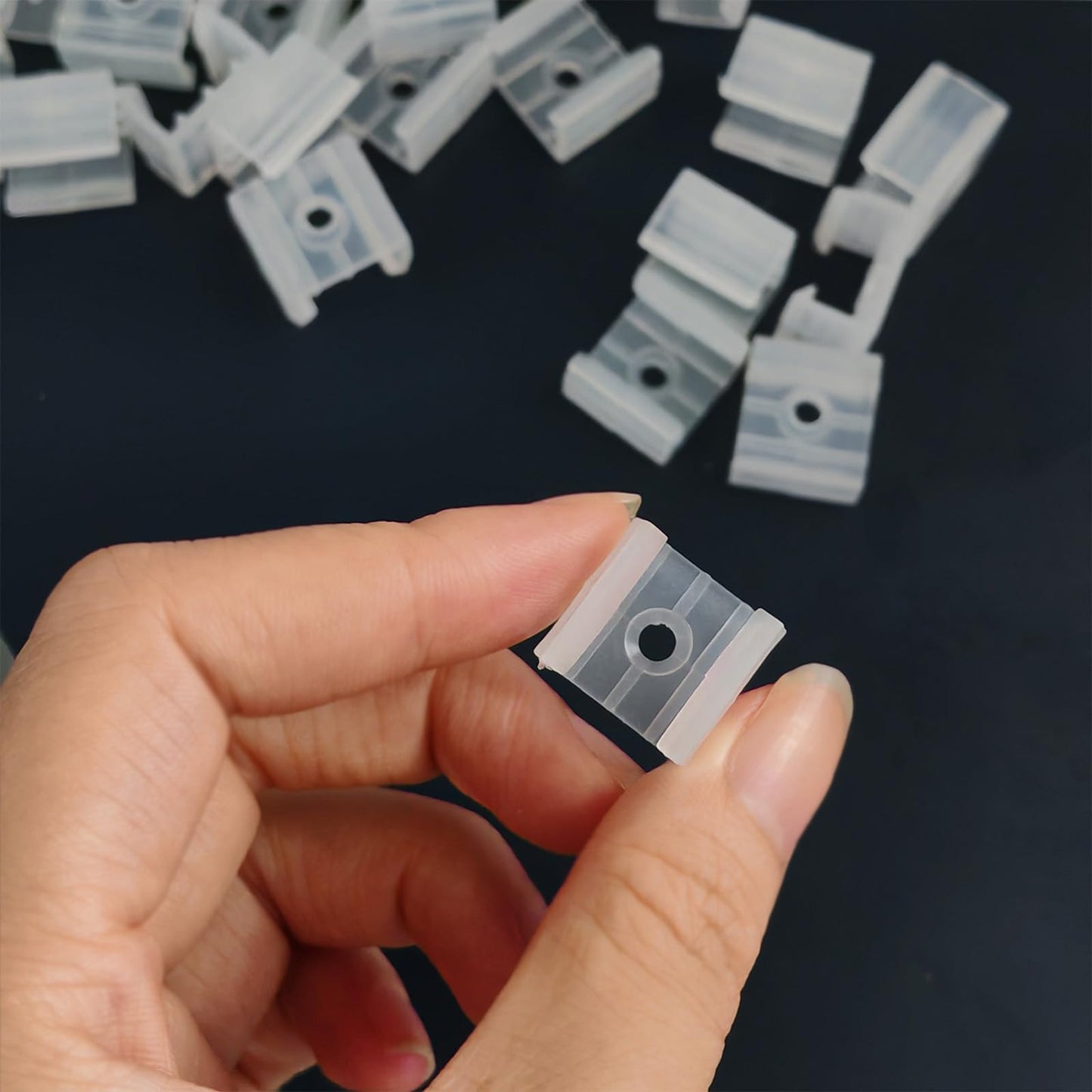 GYGhaoho 120 Pcs LED Light String Fixing Clips, Neon Mounting Clips with Screws Suitable for 12mm-14mm (0.47 inch-0.55 inch) Wide Strip Light