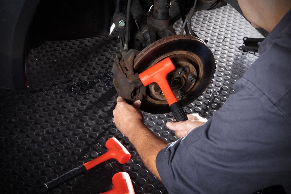 GEARWRENCH Dead Blow Hammer with Polyurethane Head, 18oz Total Weight & 16oz Head Weight - 82240