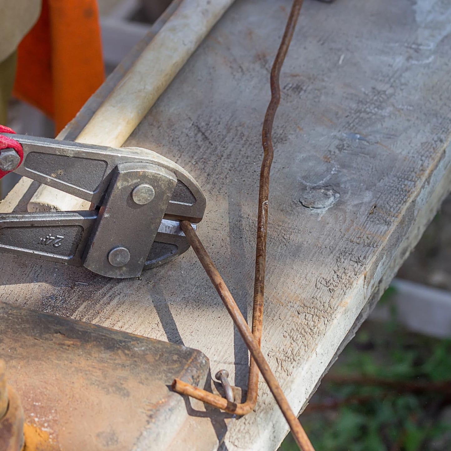 SEHOI 24" Heavy Duty Bolt Cutters – Alloy Steel Blades, Center Cut Jaw, Ergonomic Grip for Locks, Wires, Rebars