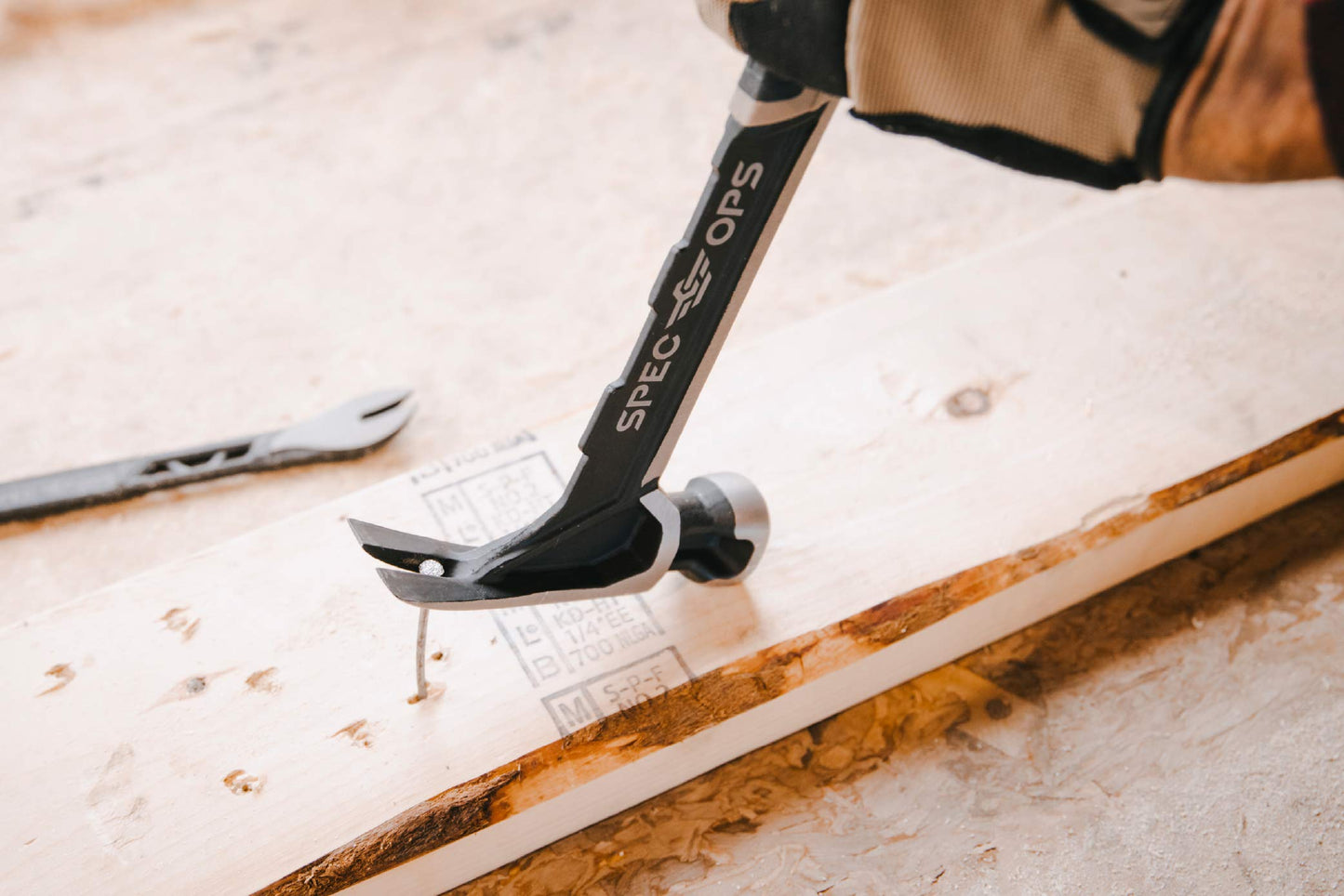 Spec Ops Tools Framing Hammer, 22 oz, Rip Claw, Milled Face, Shock-Absorbing Grip, 3% Donated to Veterans Black/Tan