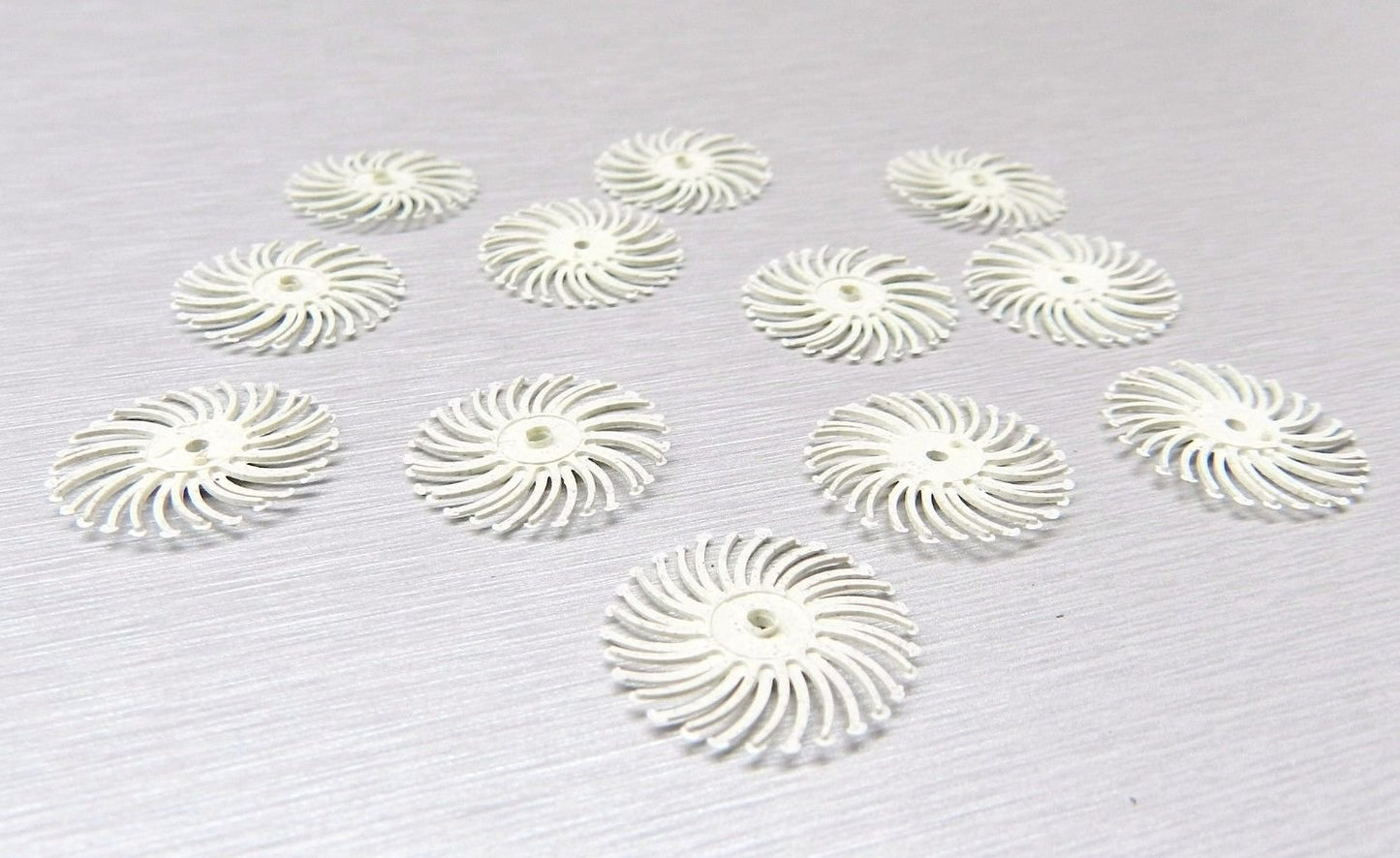 3M Radial Bristle Discs 3/4" White 120 Grit Bristle Brush Pack of 12 by JTS Made in USA
