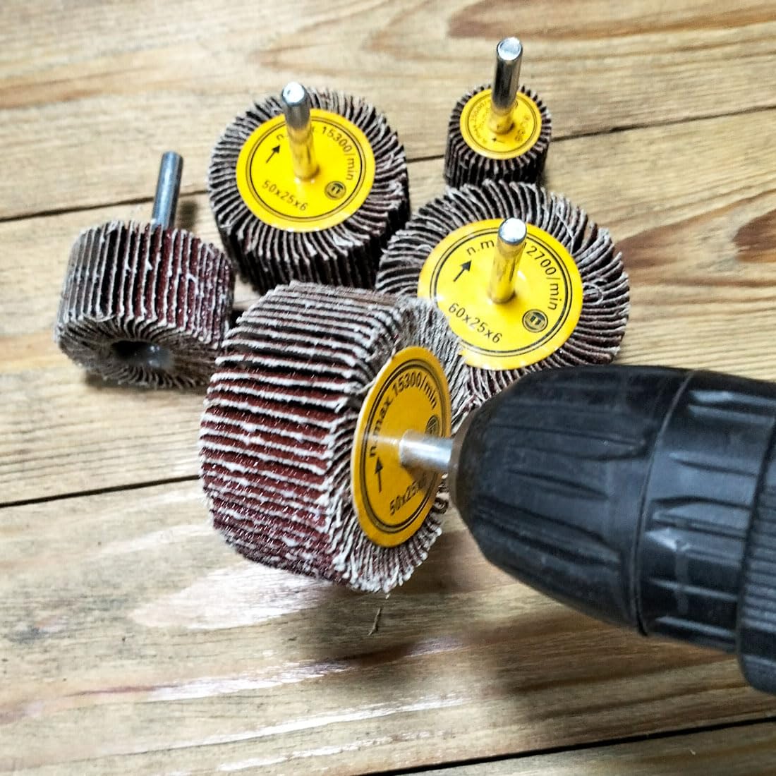 JUNLIXN 10 Pcs Abrasive Flap Wheels Sander, 1/4'' Shank Flap Wheel for Drill, Grinder, Rotary Tools (25/30/40/50/60mm)