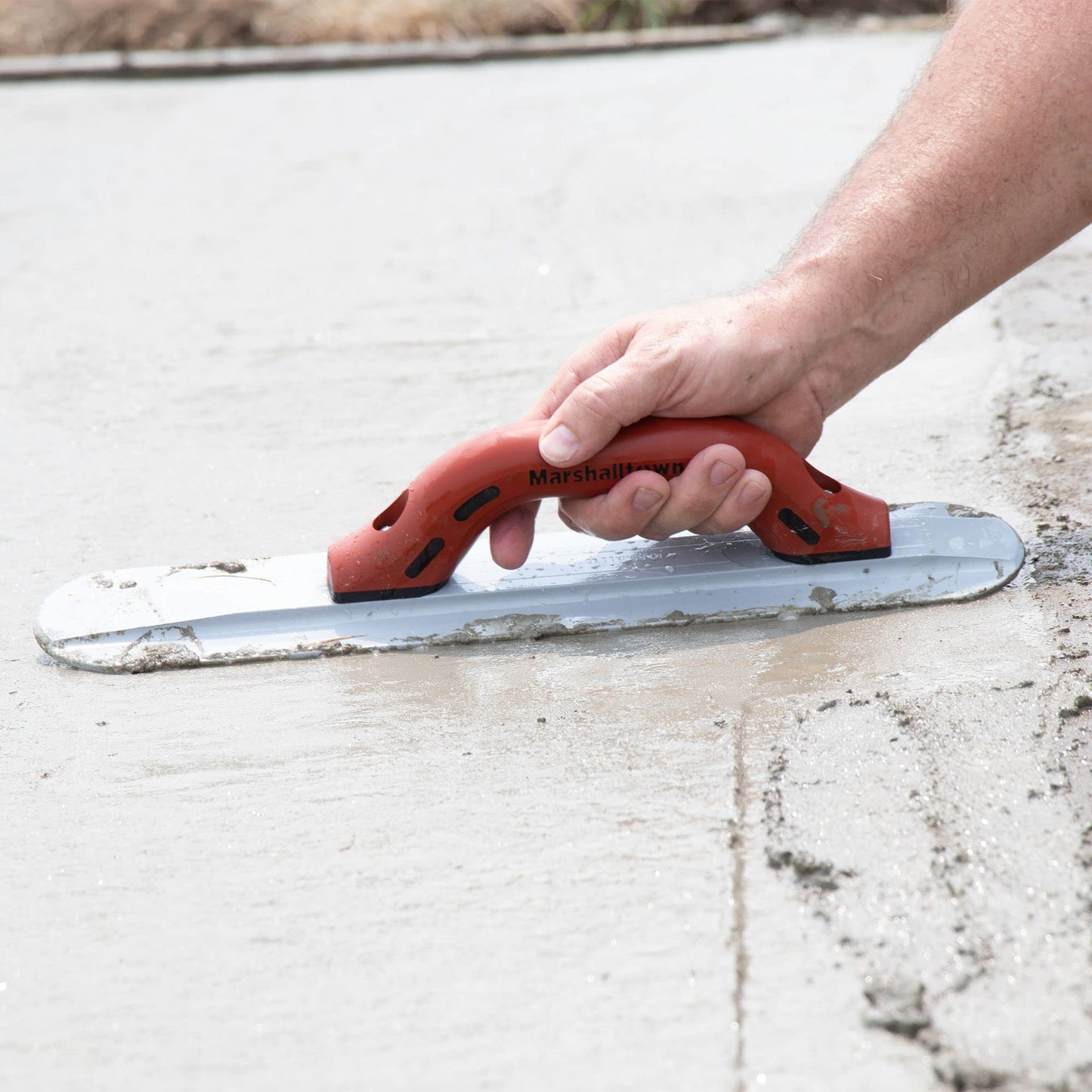 MARSHALLTOWN 16" Round End Magnesium Hand Float, DuraSoft Handle, Smooth Concrete Finish, Eliminates Float Marks, Made in USA