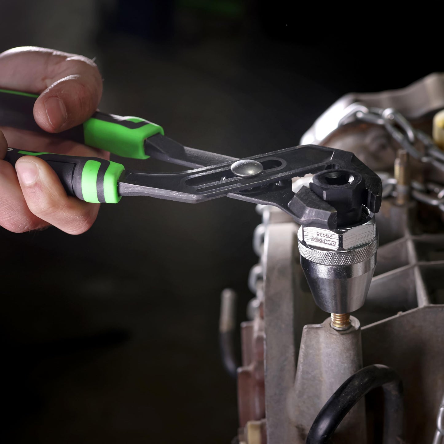 OEMTOOLS 25438 Universal Stud Extractor, Damaged Bolt and Stud Extractor Tool, Manifold Stud Remover, Worn Screw Remover, Broken Stud Extractor