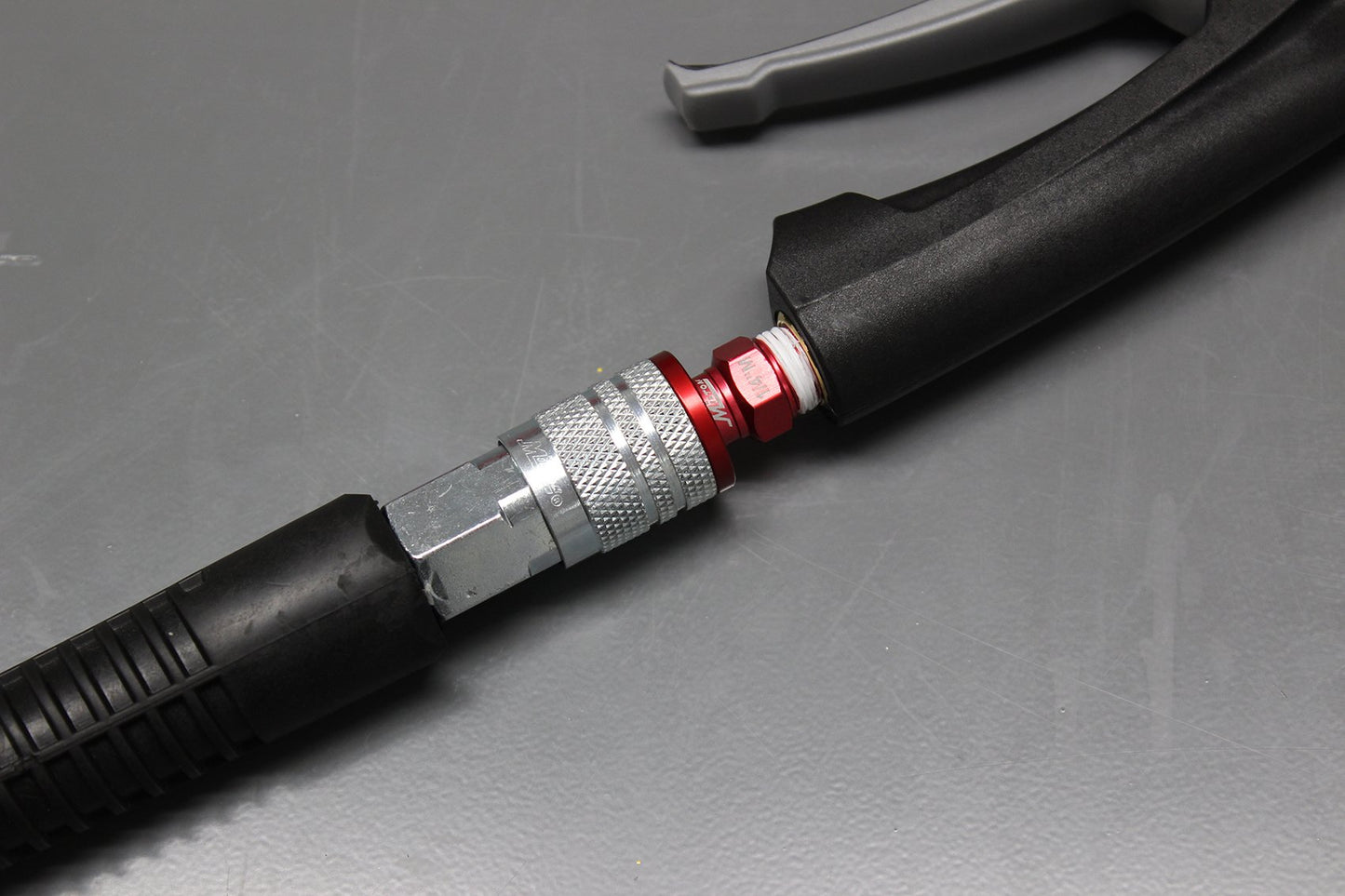 Milton "ColorFit by Milton Coupler & Plug Kit - (M-Style, Red) - 1/4"" NPT, (3-Piece)" (S-303MKIT)