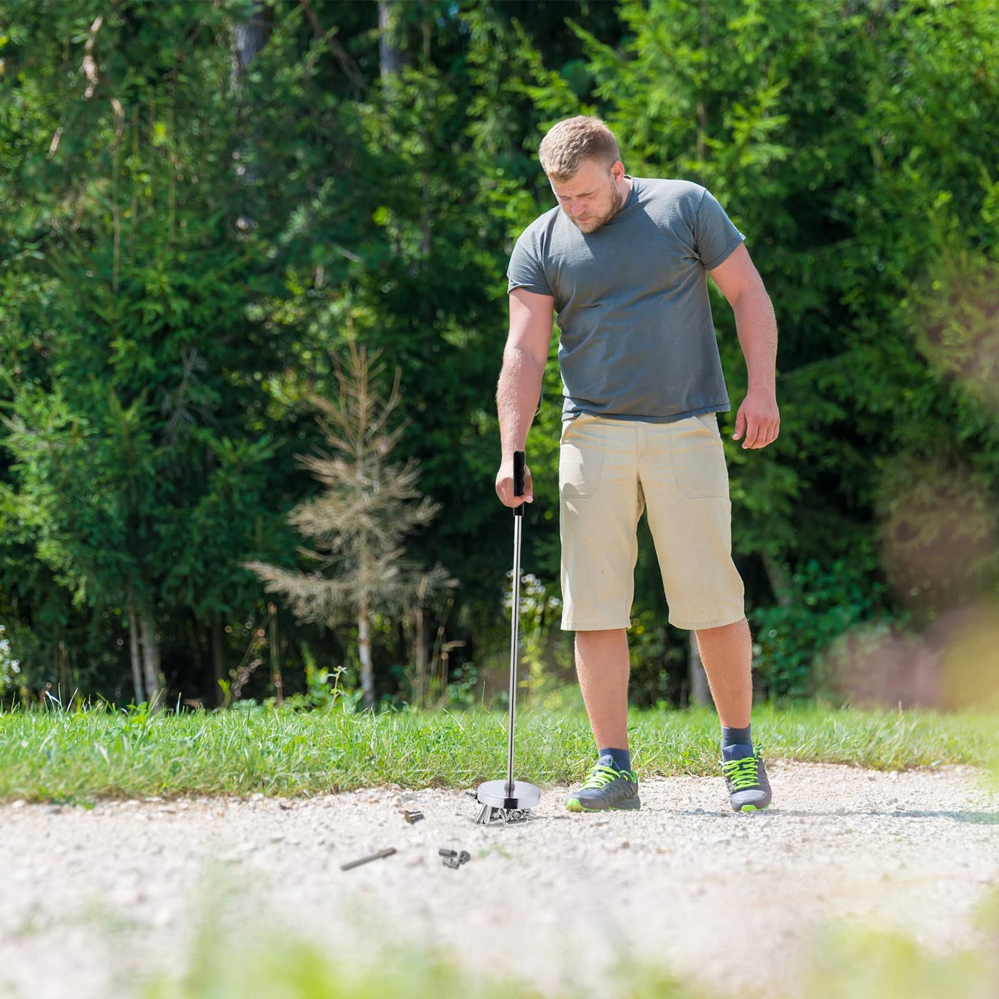 Rechabite Telescoping Magnetic Sweeper Pickup Tool, 35LB Pull Capacity, Retractable 8.6"–33", Strong Magnet for Nails, Screws & Metal Parts