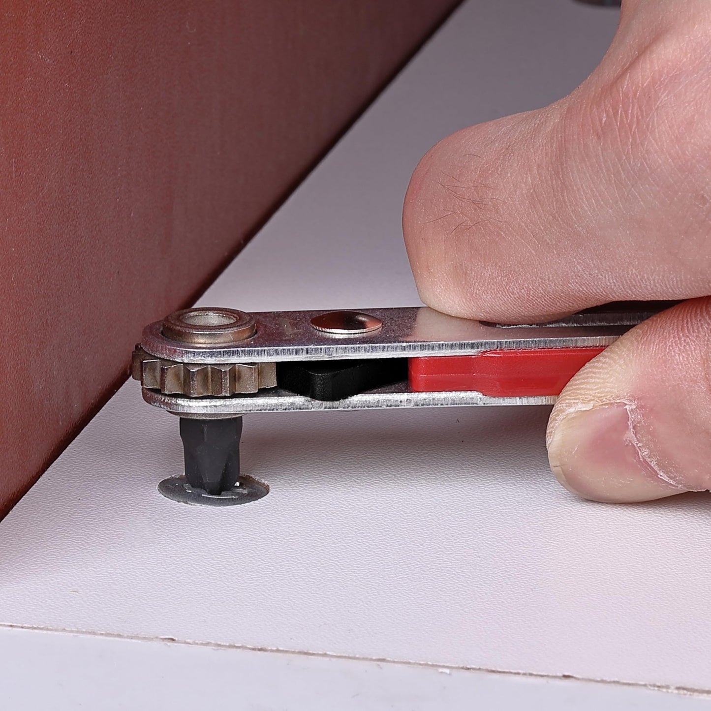 Bates Mini Ratchet Wrench, 1/4" Magnetic 90 Degree Screwdriver, Low Profile Right Angle Screwdriver for Tight Spaces