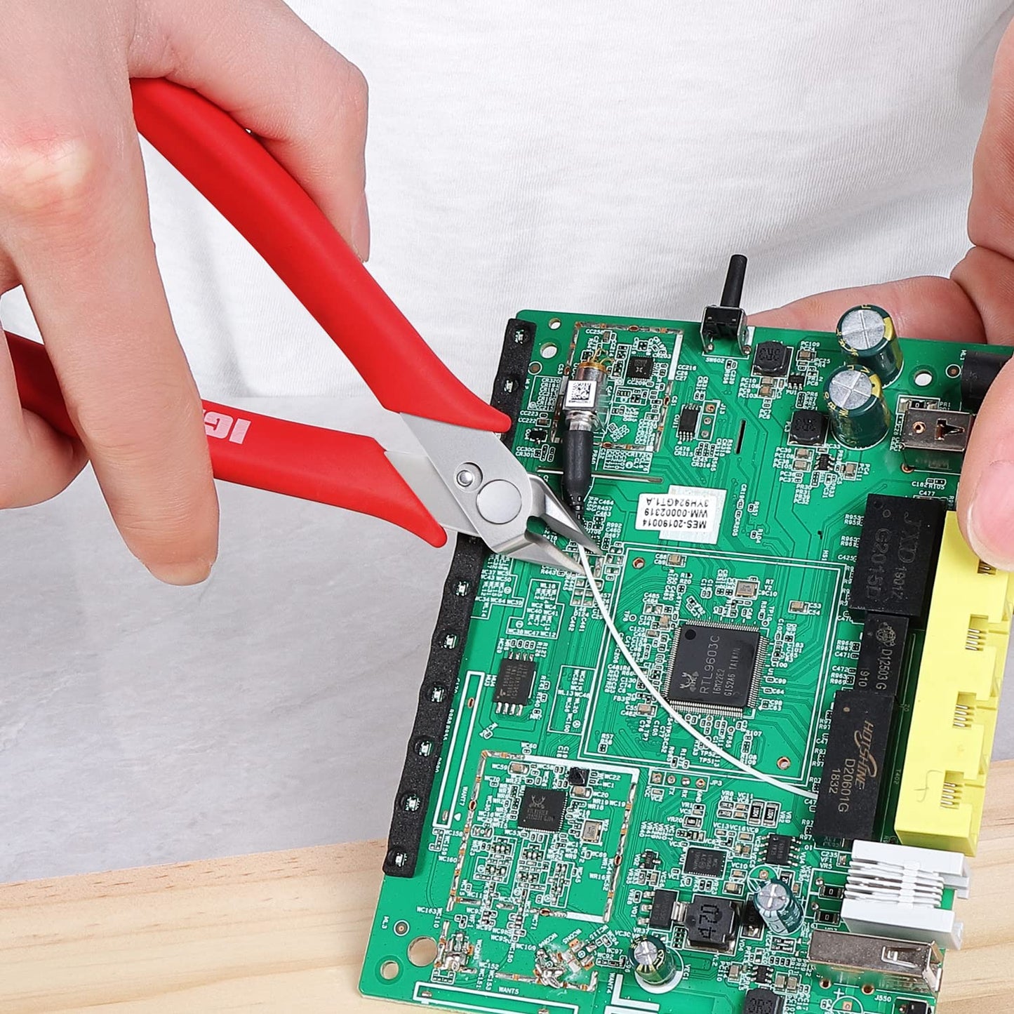 IGAN-170 Precision Wire Cutters, Ultra-Sharp Flush Cut Side Cutting Pliers with Spring, Heavy-Duty Electronics Cutter for Fine Wire Cutting