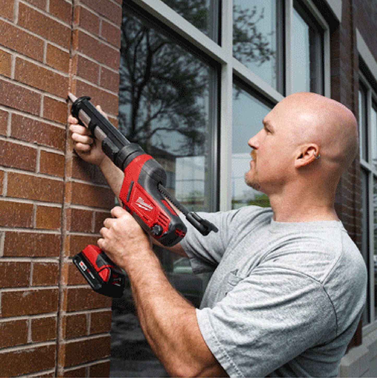 Milwaukee 2641-20 M18 10 oz Caulk Gun tool Only