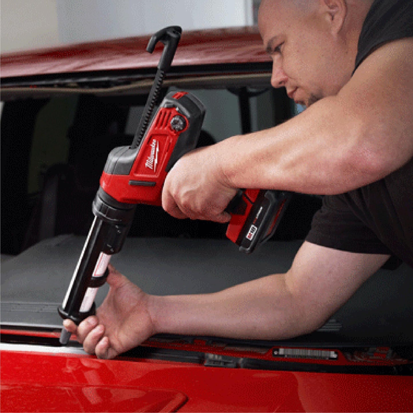 Milwaukee 2641-20 M18 10 oz Caulk Gun tool Only