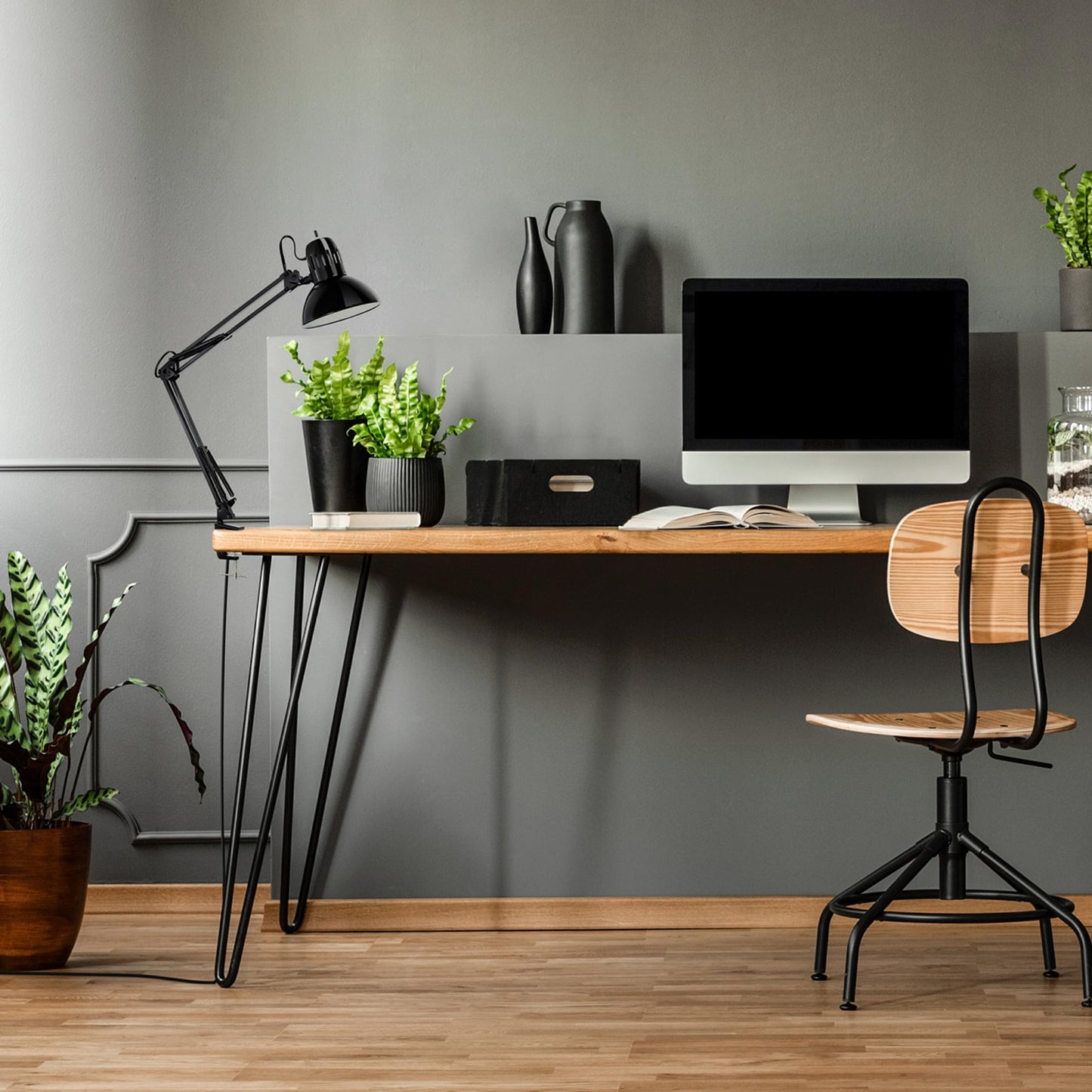 Globe Electric 56963 31.5" Multi-Joint Desk Lamp, Black Metal Clamp Light with Adjustable Swing Arm & Rotary Switch for Home Office Reading