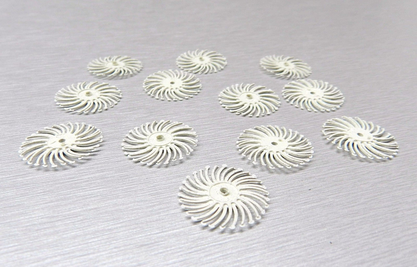 3M Radial Bristle Discs 3/4" White 120 Grit Bristle Brush Pack of 12 by JTS Made in USA