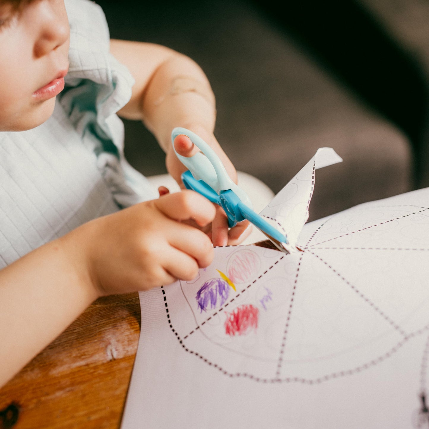 Fiskars Cut & Learn Kids Activity Book and Training Scissors - Gifts for Kids - Ages 3+