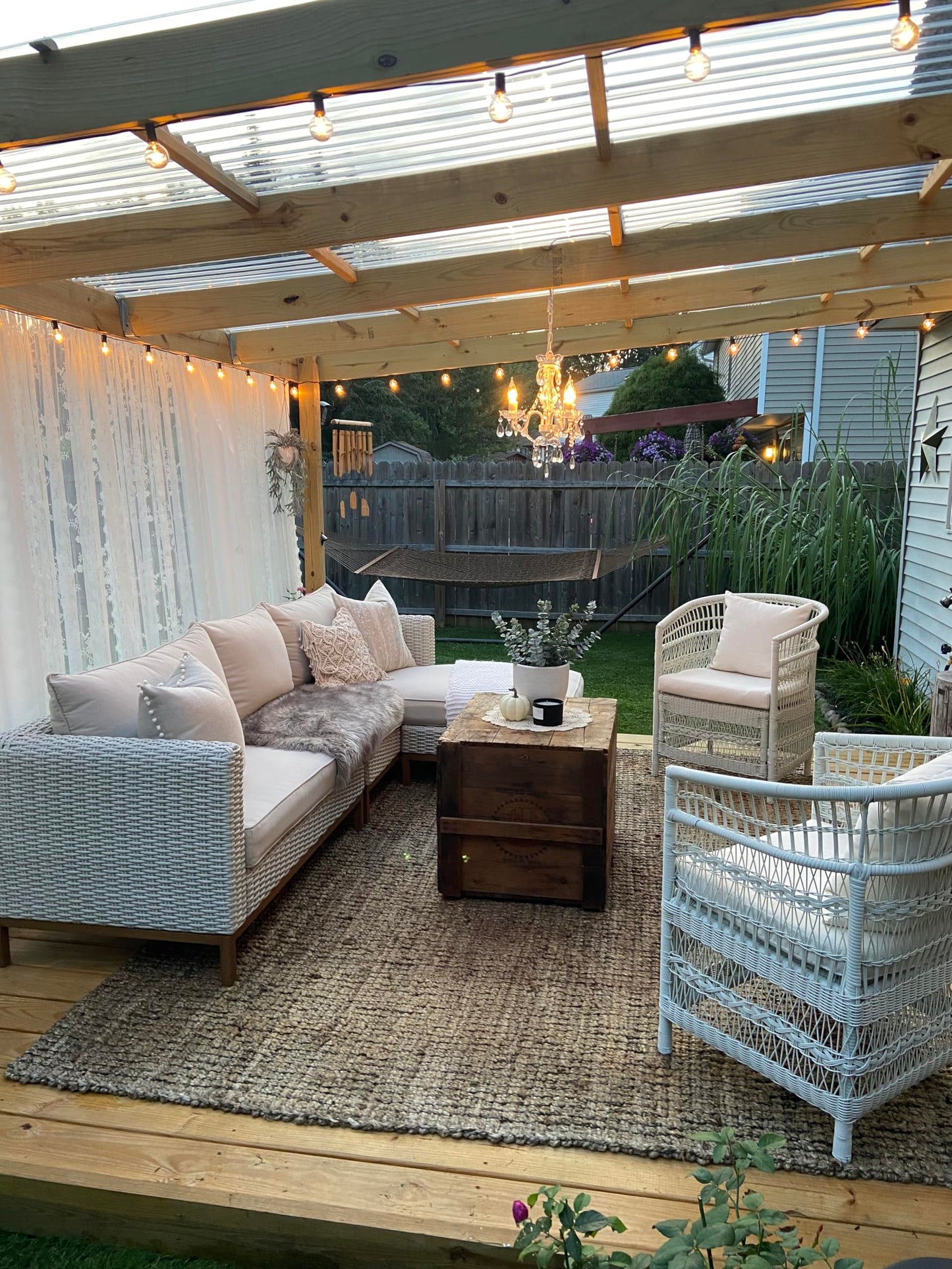 Gypsy Color Brink House 3-Light Plug-in Swag Chandelier, White Metal Frame with Clear Glass & Acrylic Crystals, 17"x12"