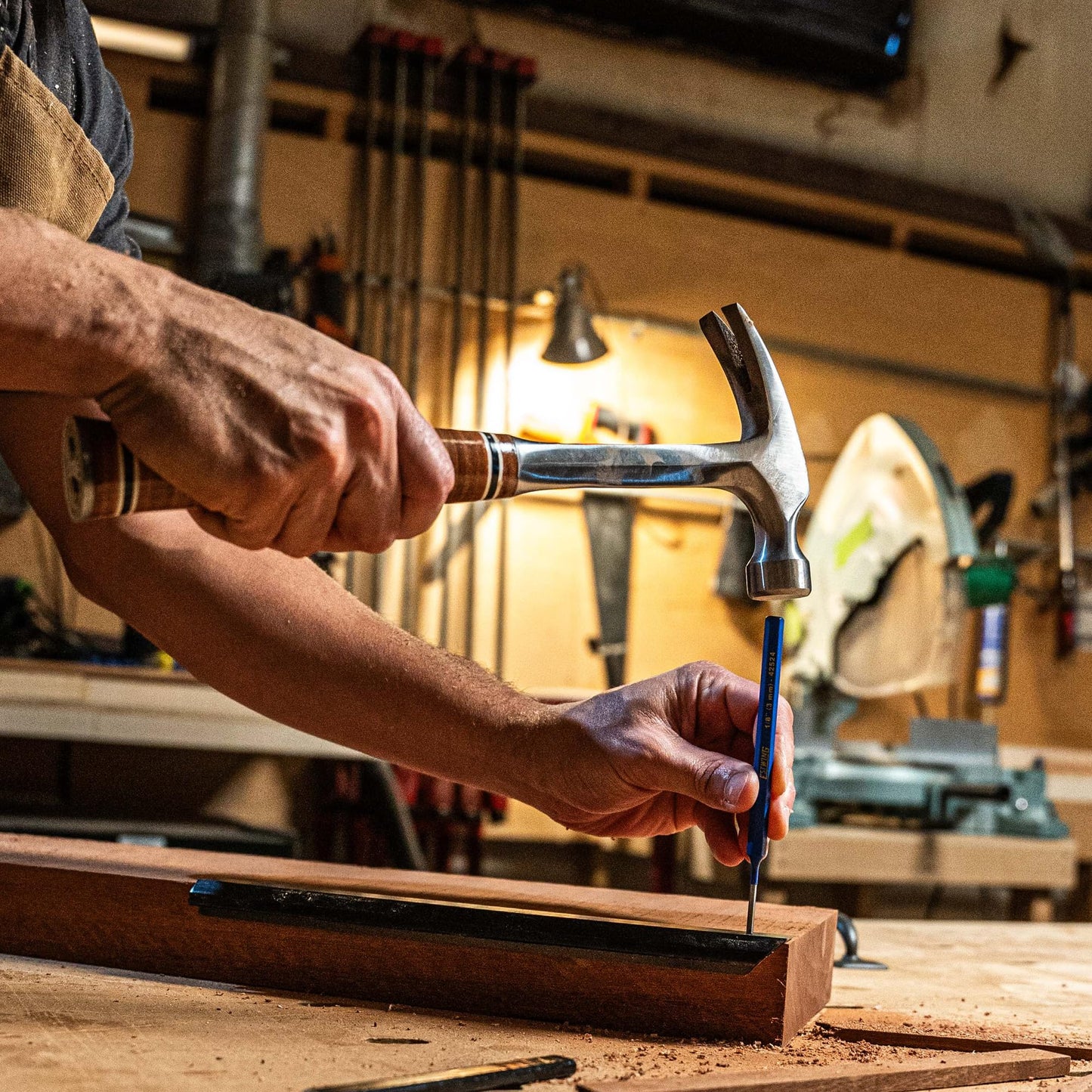 Estwing Hammer - 20 oz Straight Rip Claw with Smooth Face & Genuine Leather Grip - E20S